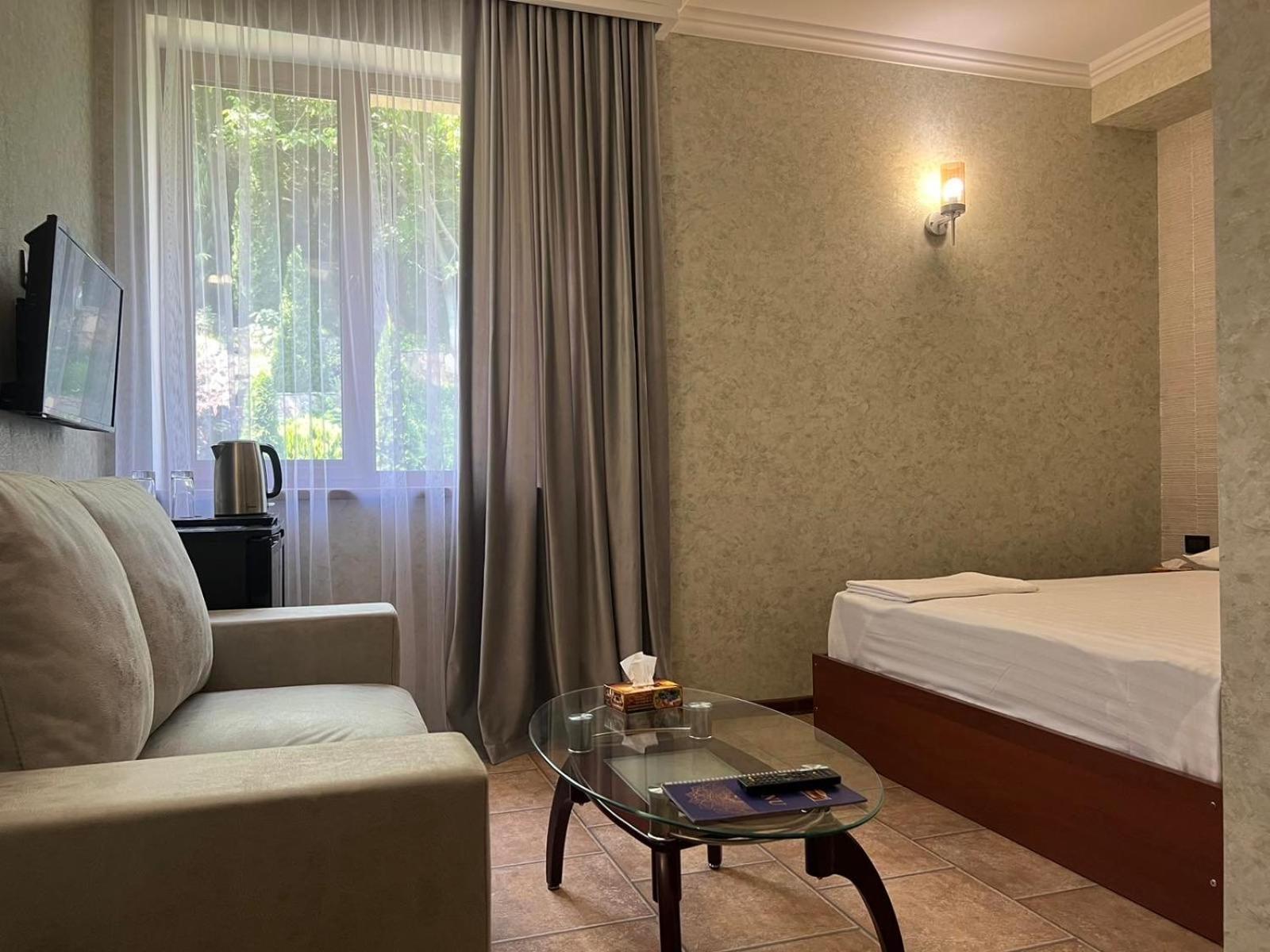 Park Avenue Hotel Erivan Exterior foto