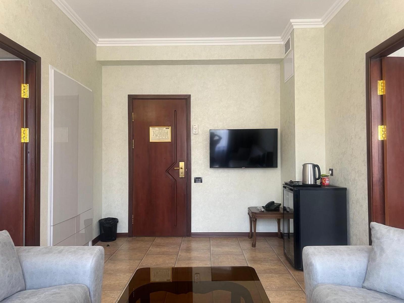 Park Avenue Hotel Erivan Exterior foto