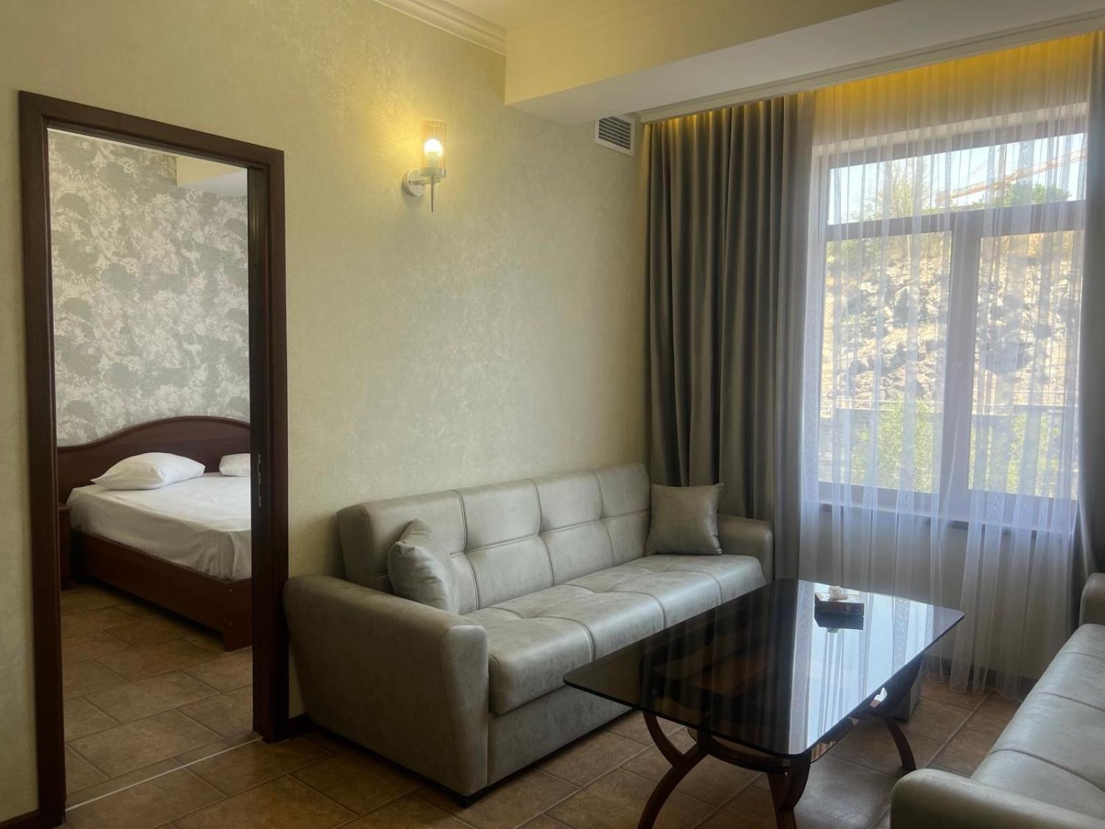 Park Avenue Hotel Erivan Exterior foto