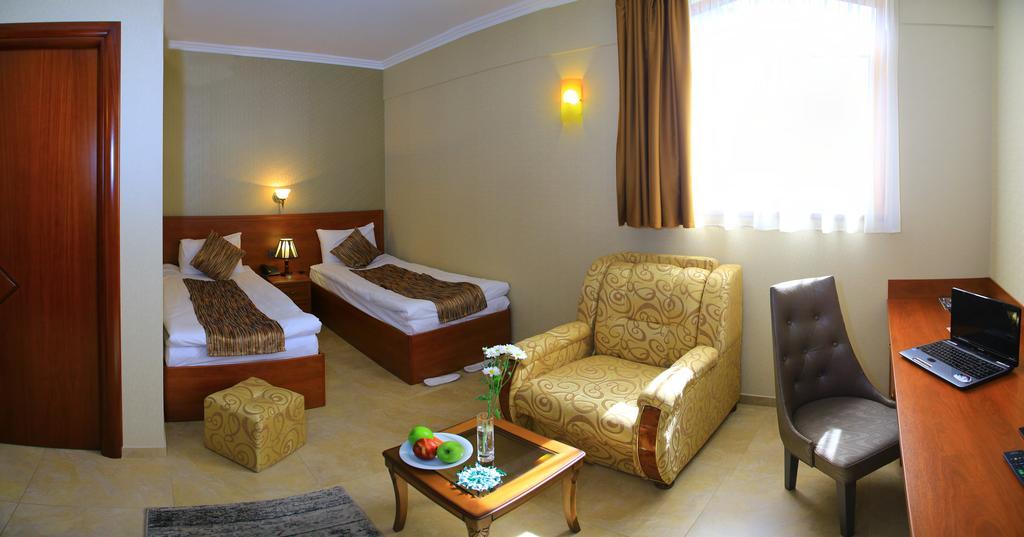 Park Avenue Hotel Erivan Exterior foto