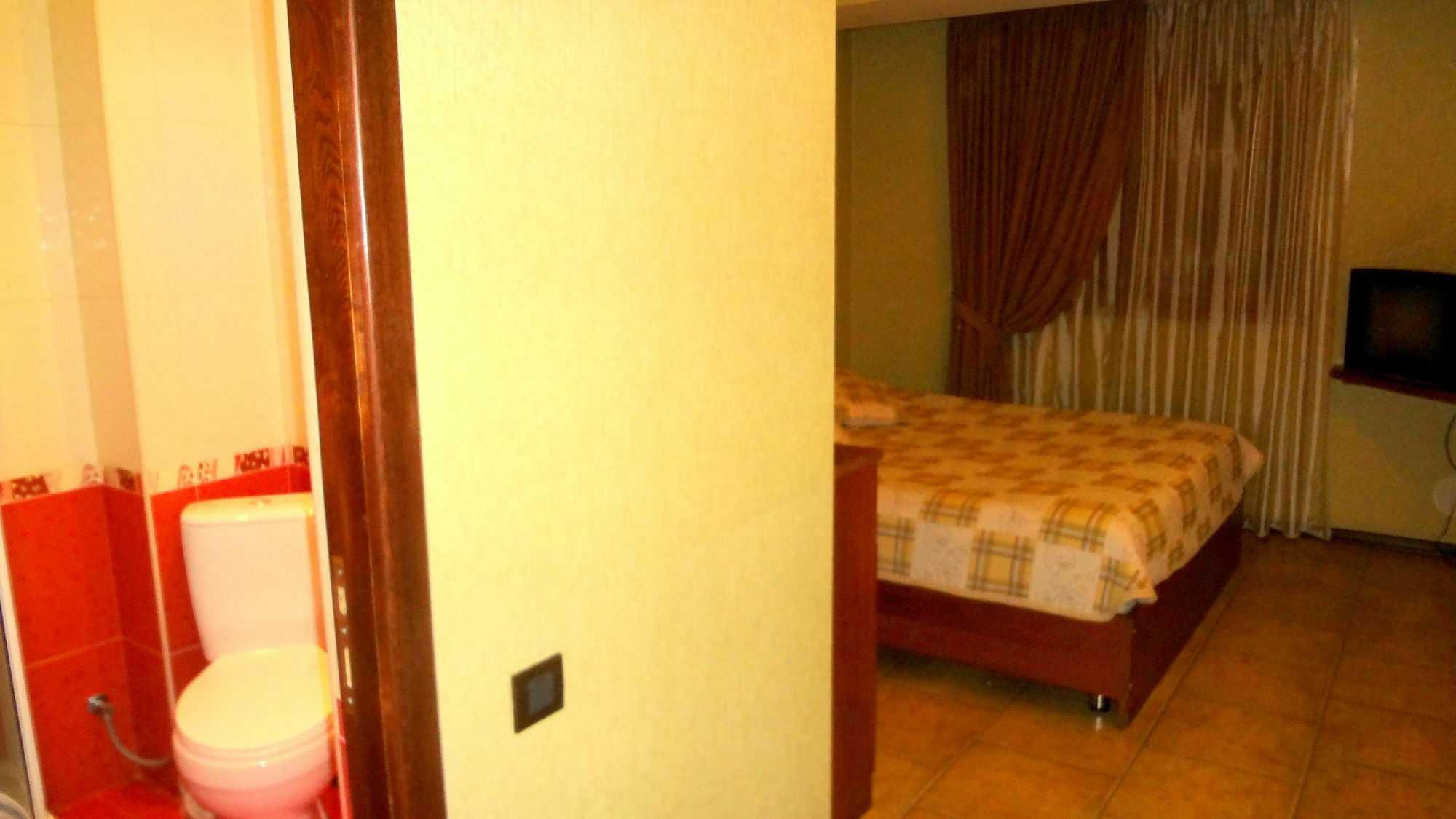 Park Avenue Hotel Erivan Exterior foto